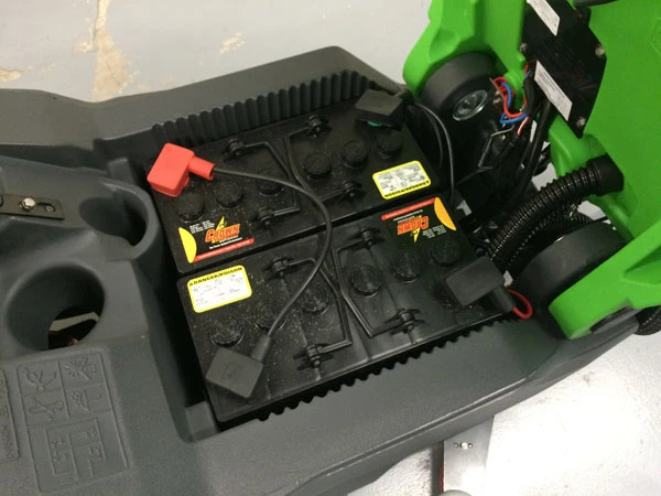 CT 70 BT 70 s majáčkem - podlahový mycí stroj